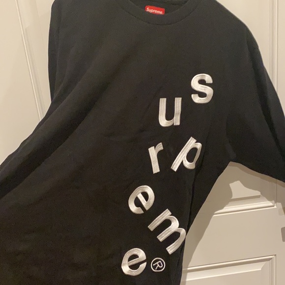 Supreme LOGO - Picture 3 of 5